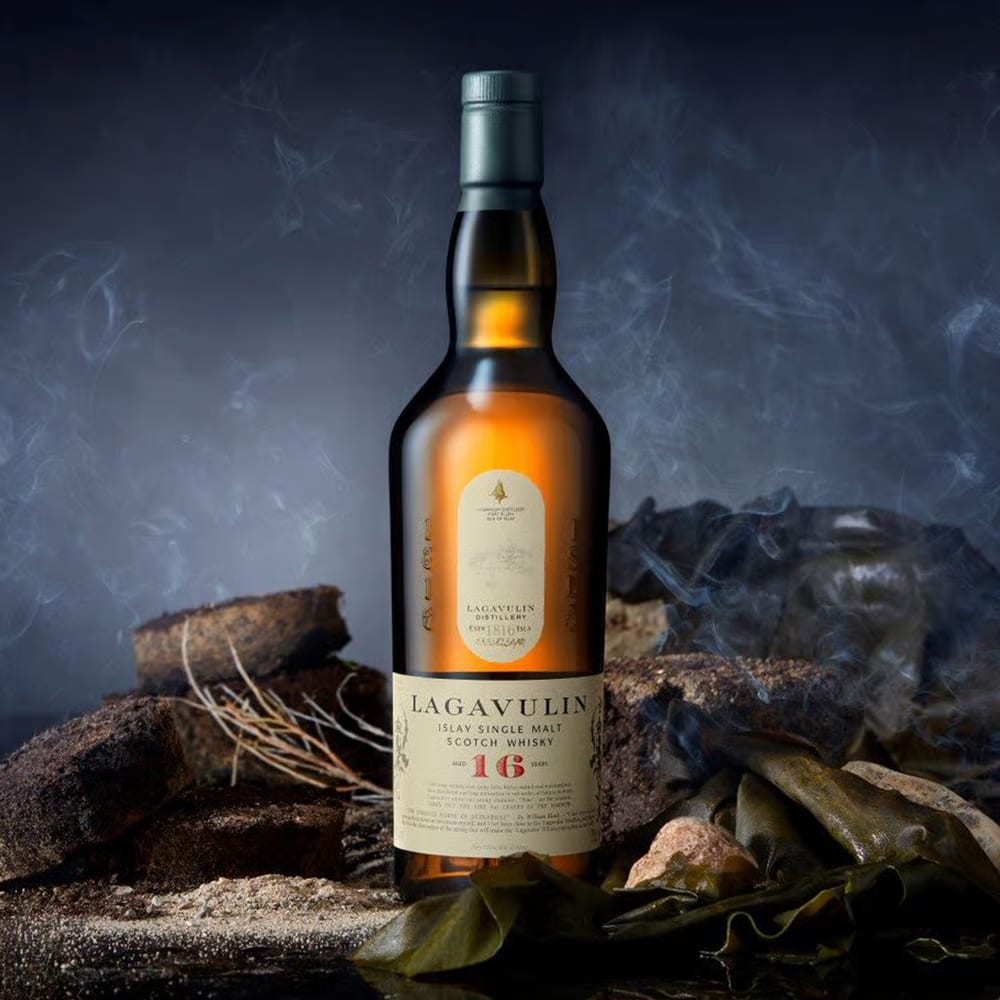 Lagavulin 16 Year Old — photo 3